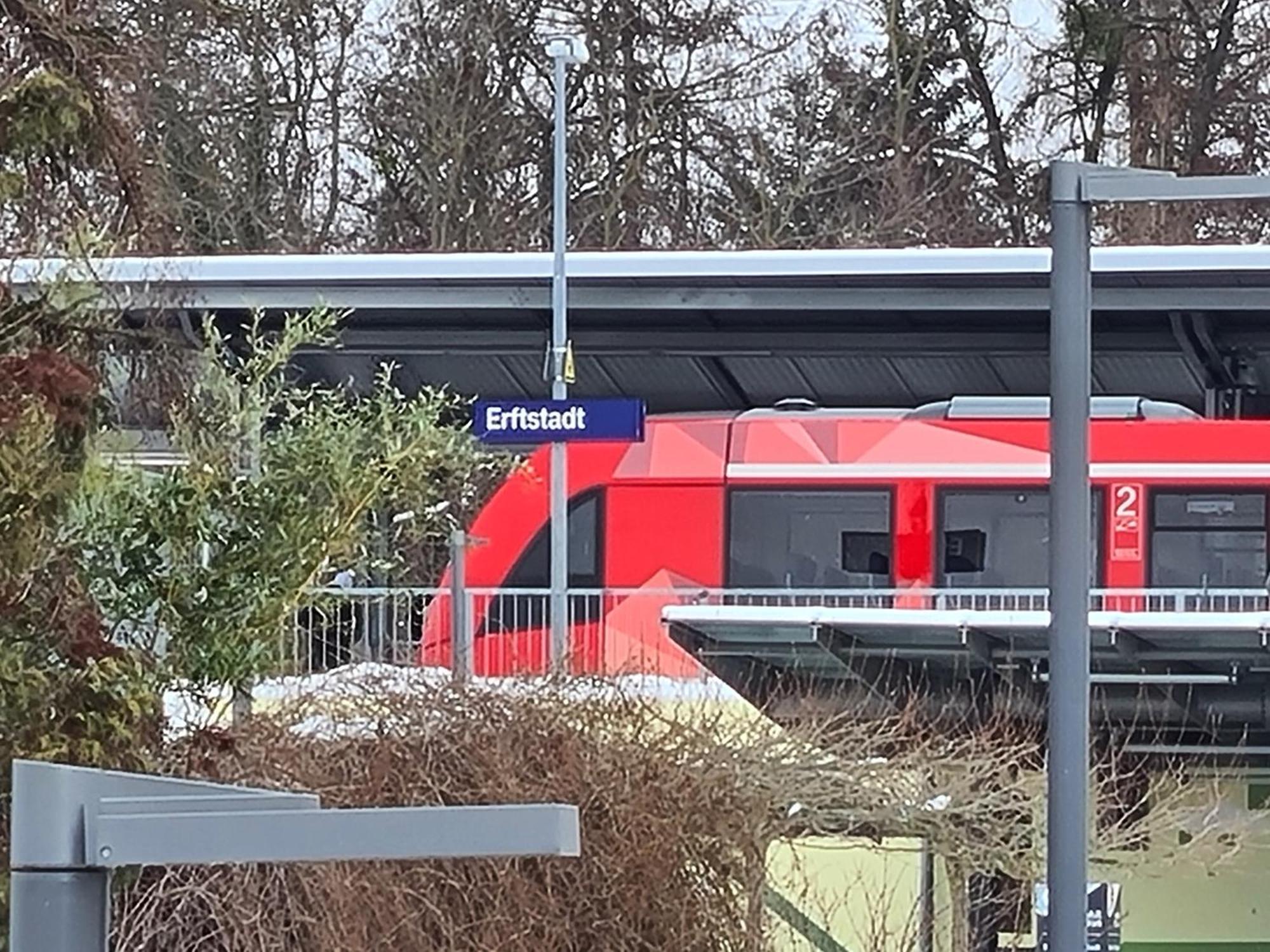 Ferienwohnung In Erftstadt 2 Min Fusslaeufig Zum Bahnhof, Phantasialand, Koeln, Koeln Messe, Eifel Екстер'єр фото